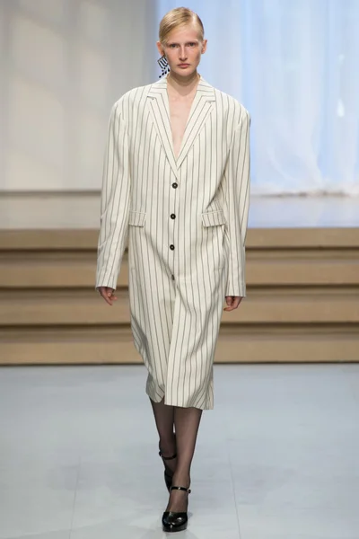 Look 2